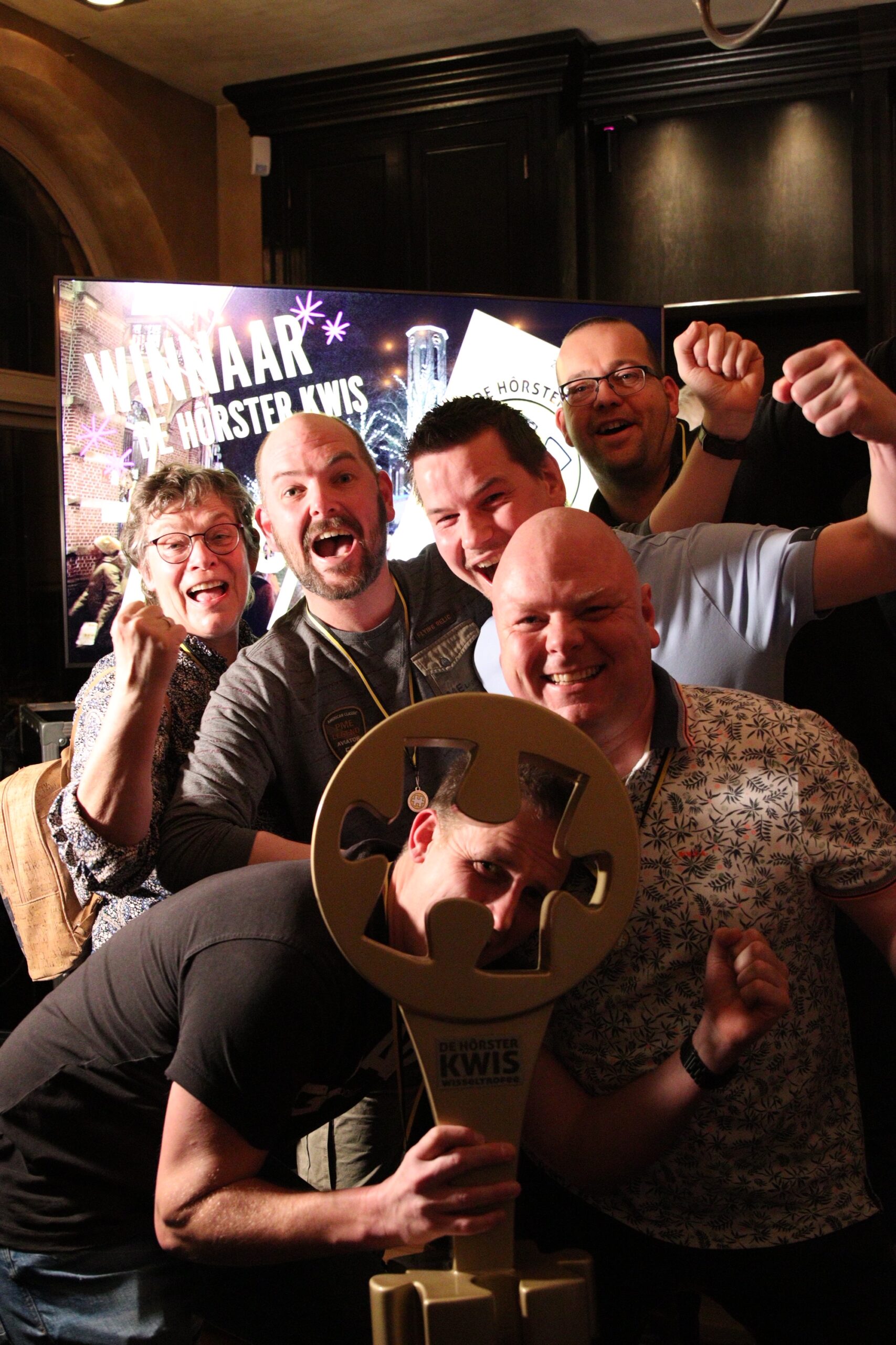 Team “71%” wint 7e editie De Hôrster Kwis! – De Hôrster Kwis